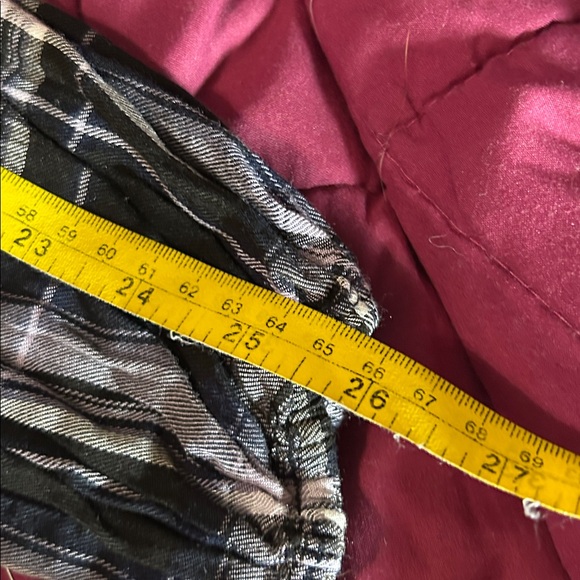 Plaid Black and White Women's Top size large - Picture 8 of 10